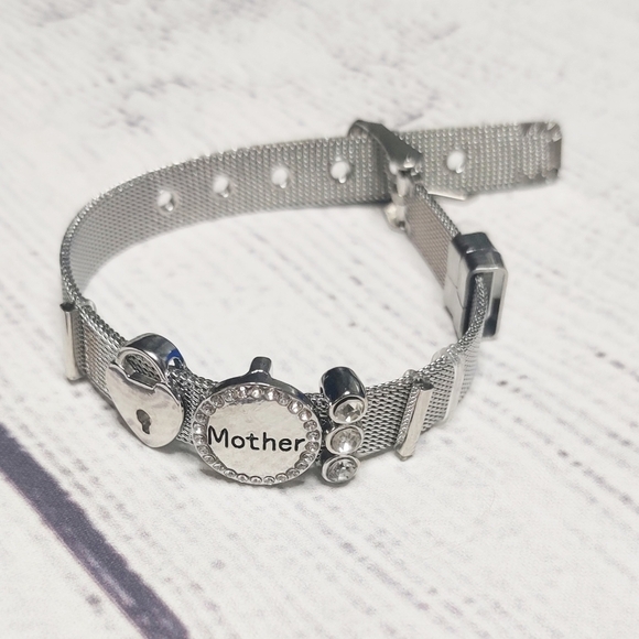 🆕️ - Daughter Charm Bracelet - Picture 3 of 12